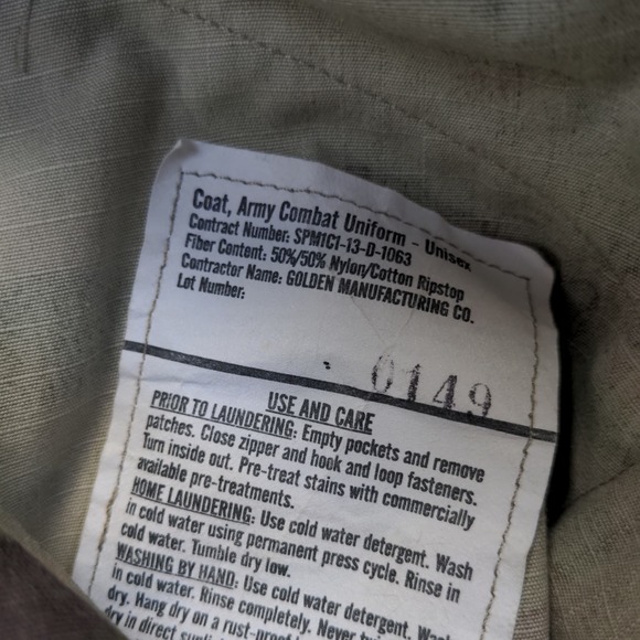 U.S. Army Combat Uniform OCP Camouflage Coat Size M Pockets Hook & Loop - Picture 11 of 12